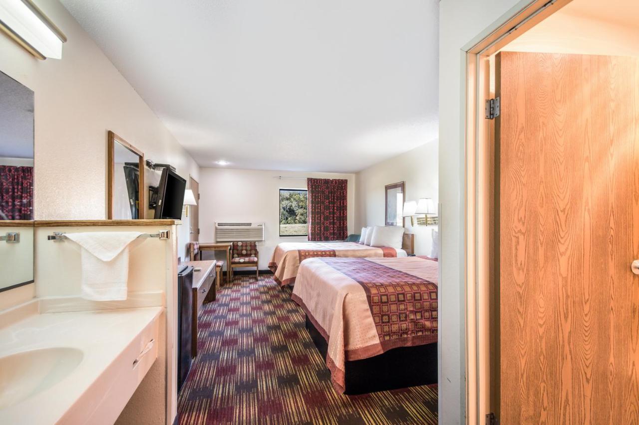 Americas Best Value Inn & Suites Harrisonville Exterior foto
