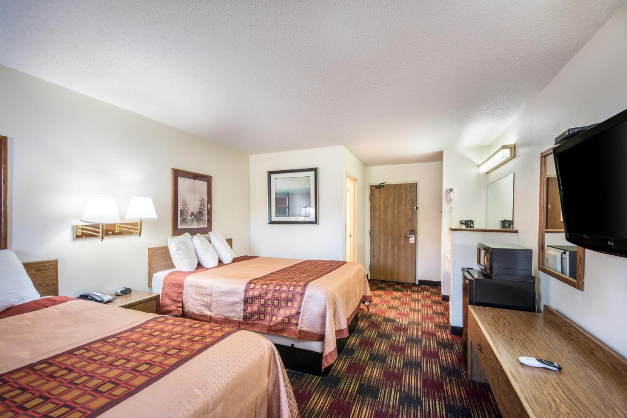 Americas Best Value Inn & Suites Harrisonville Exterior foto