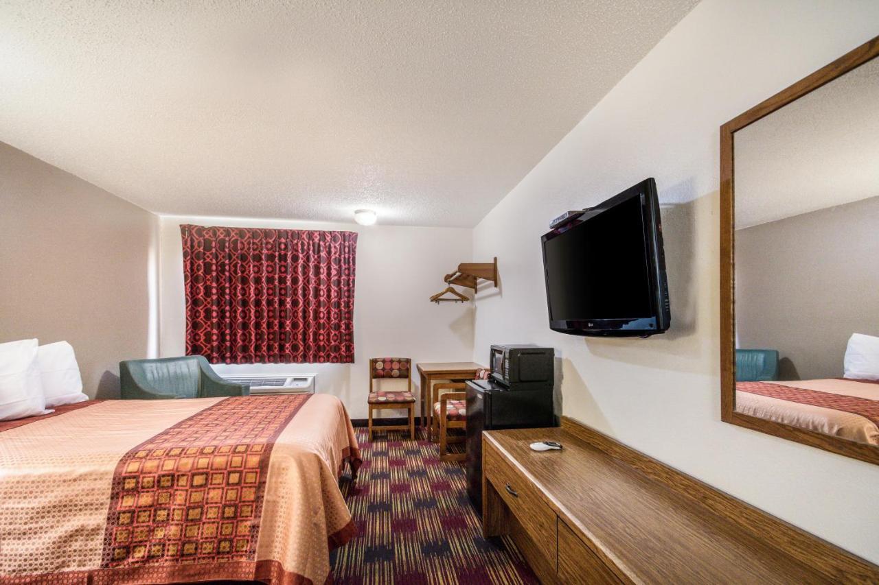 Americas Best Value Inn & Suites Harrisonville Exterior foto