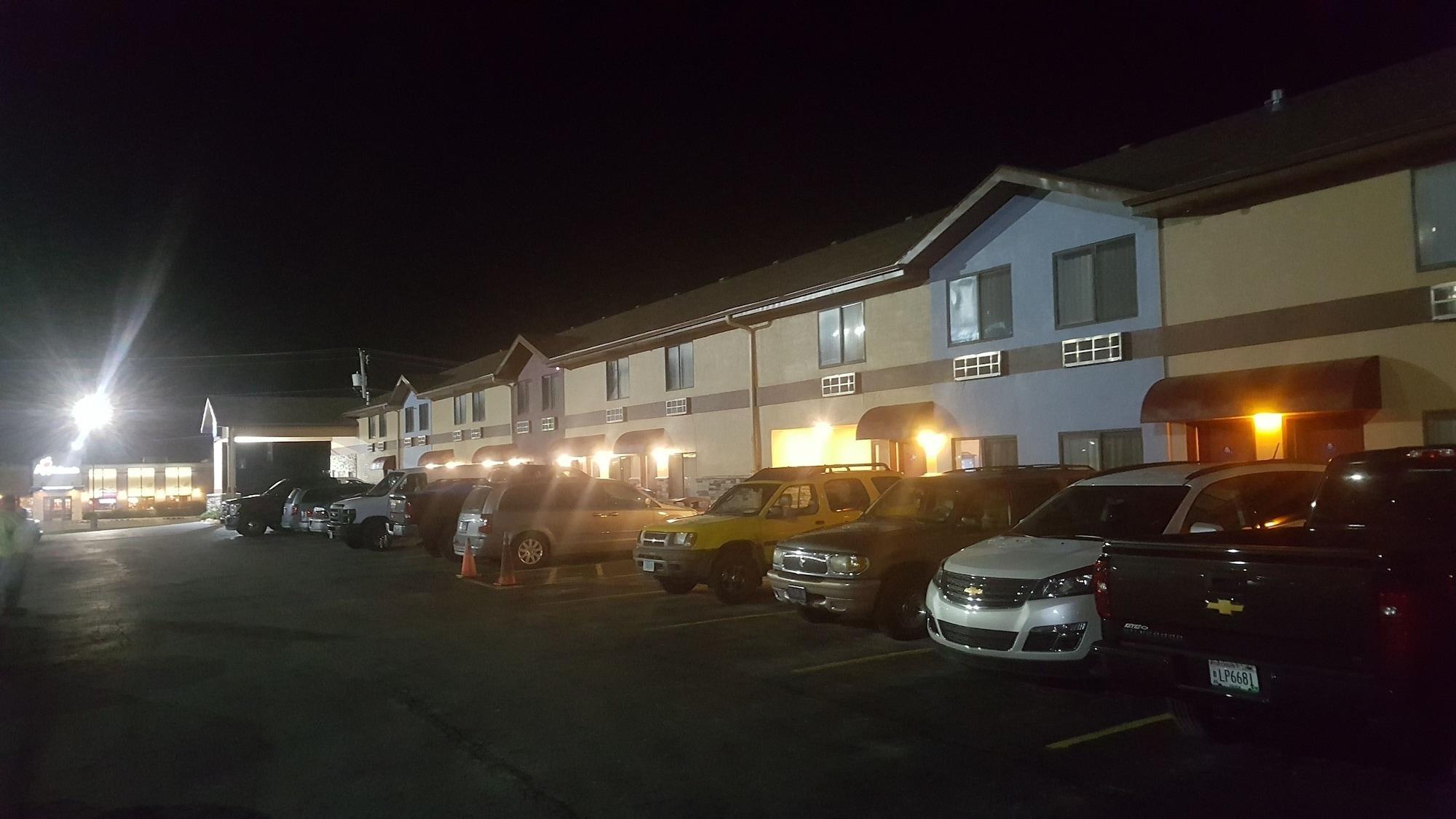 Americas Best Value Inn & Suites Harrisonville Exterior foto