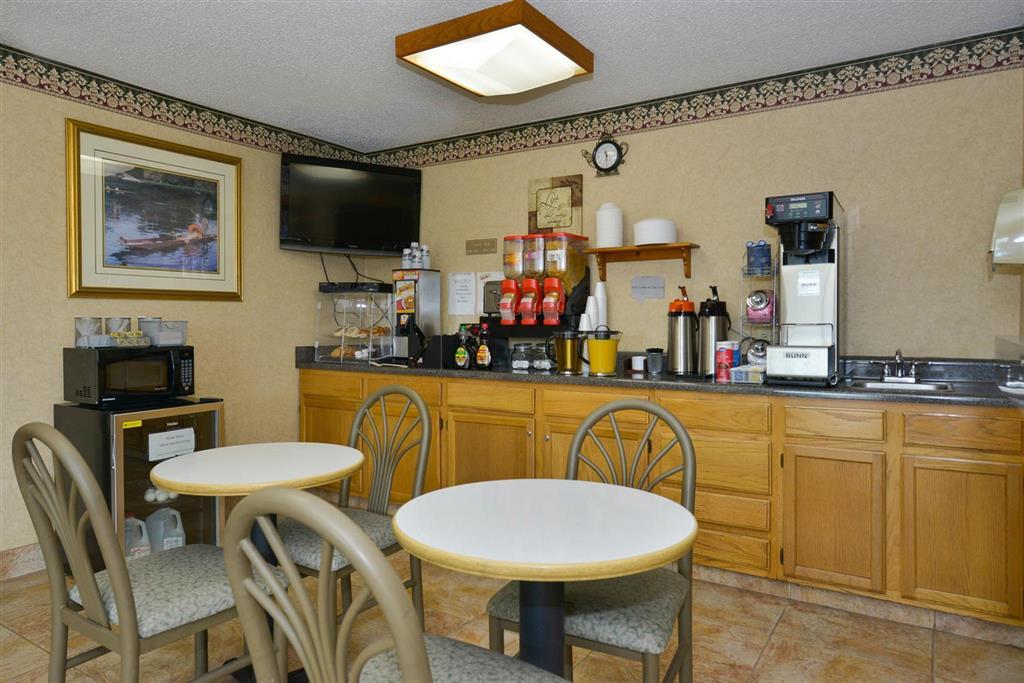 Americas Best Value Inn & Suites Harrisonville Restaurante foto