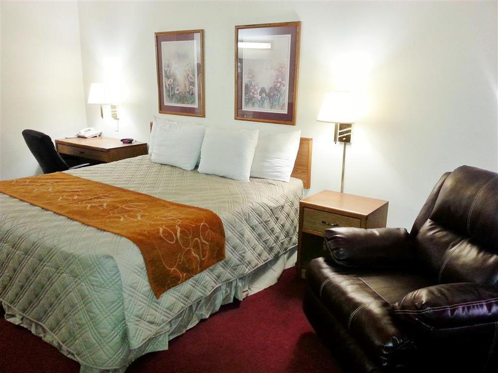Americas Best Value Inn & Suites Harrisonville Quarto foto